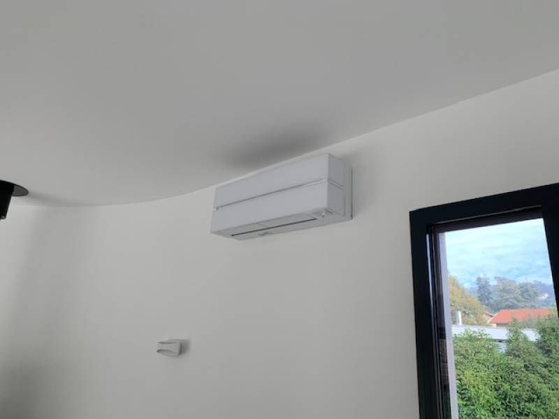 Installation d'une climatisation réversible en split et gainable à Saint Cyr au Mont d'Or