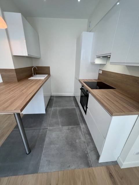 Création d'un coin cuisine tout équipé dans un appartement à Lyon 7